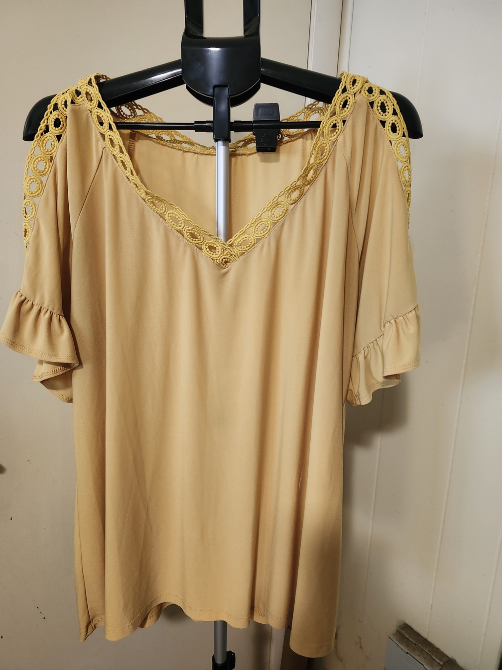 Perseption Mustard Cold-Shoulder Top with Crochet Trim Size XXL